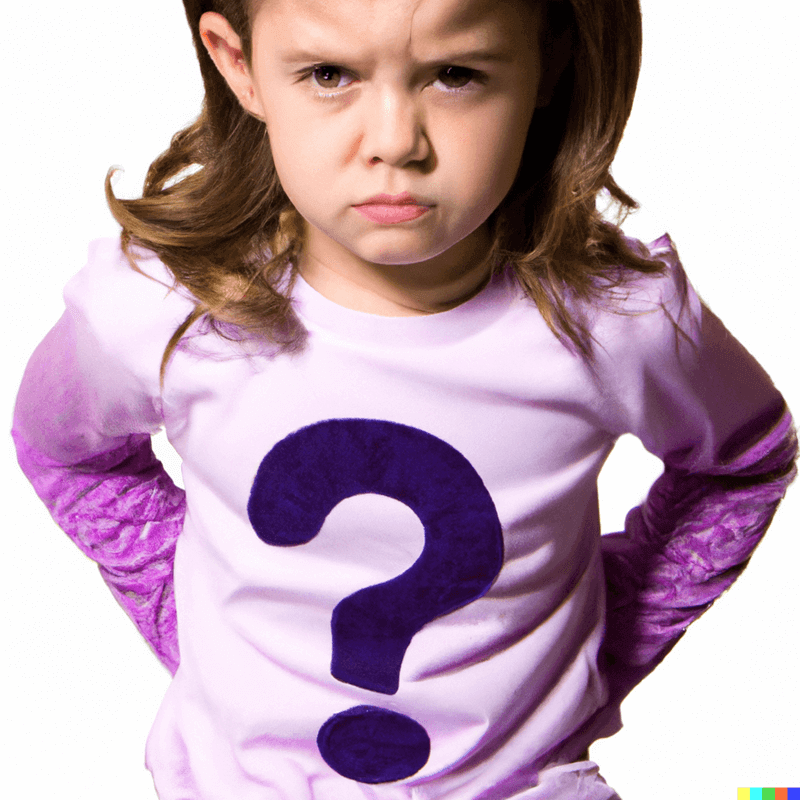 Ein genervtes Mädchen in einem Lila Shirt wartet auf eine Antwort.